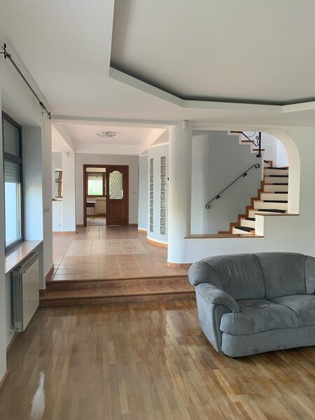 Baneasa vila de lux cu 7 camere, 327mp, curte 430mp, Clinica Regina Maria